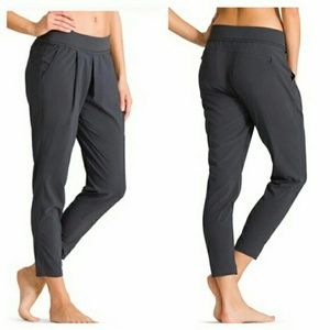 Athleta black (6) ankle pant Interlude FIRM PRICE